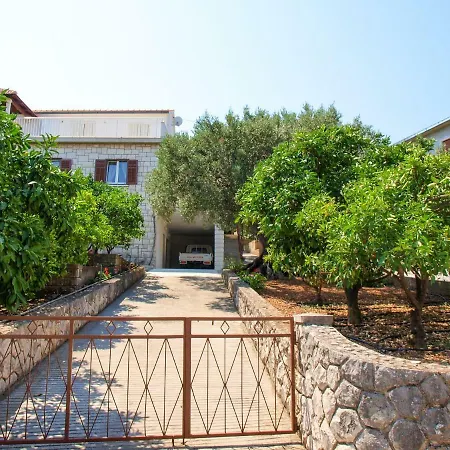 Iva * Postira